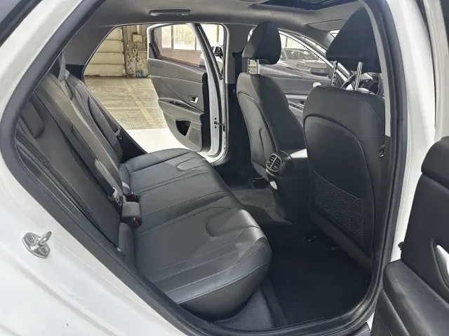 Hyundai Elantra — Фото автомобиля 28