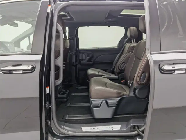 Toyota Granvia — Фото автомобиля 15