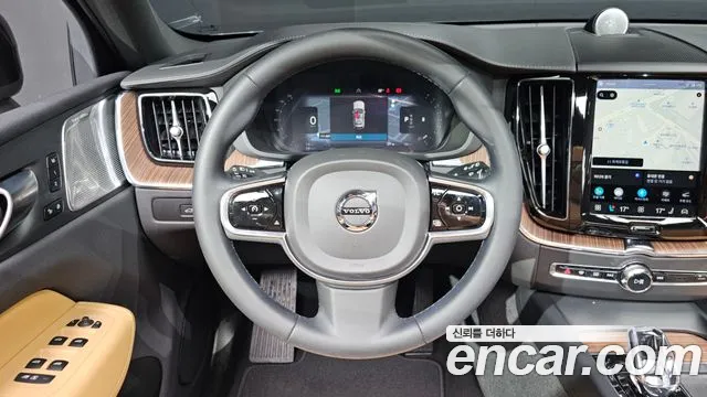 Volvo XC60 Generation 2 — Фото автомобиля 13