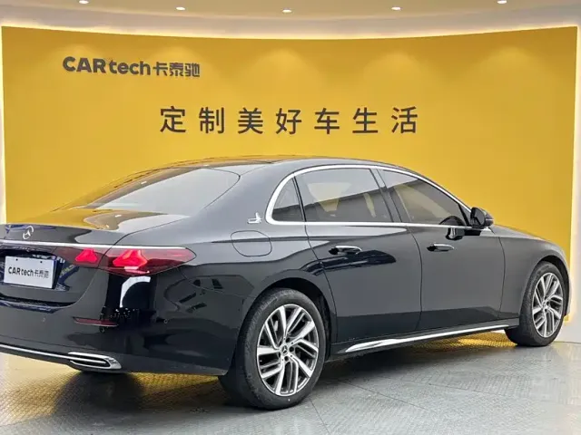 Mercedes-Benz E-Class — Фото автомобиля 4