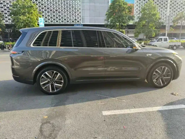 Li Auto L9 — Фото автомобиля 9
