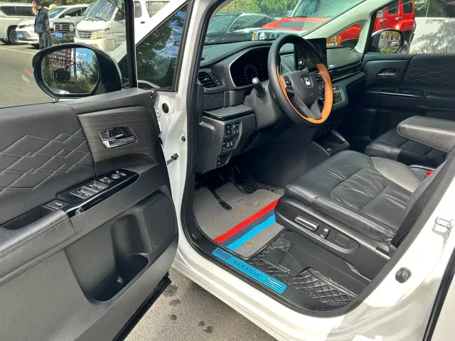Honda Elysion — Фото автомобиля 8