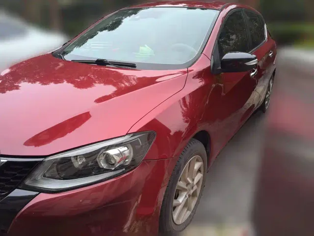 Фотография автомобиля — Nissan Tiida
