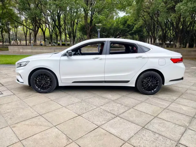 Geely Borui — Фото автомобиля 11