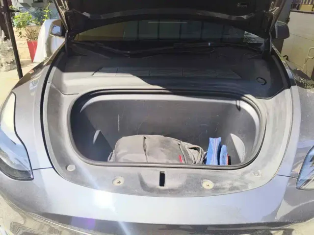 Tesla Model Y — Фото автомобиля 3