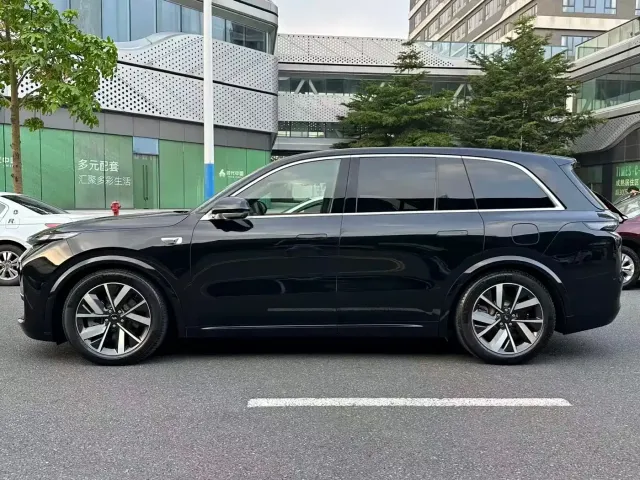 Li Auto L8 — Фото автомобиля 4