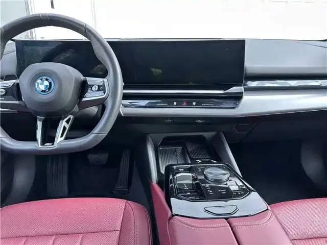 BMW BMW i5 2025 eDrive 35L M Sport Package — Фото автомобиля 6