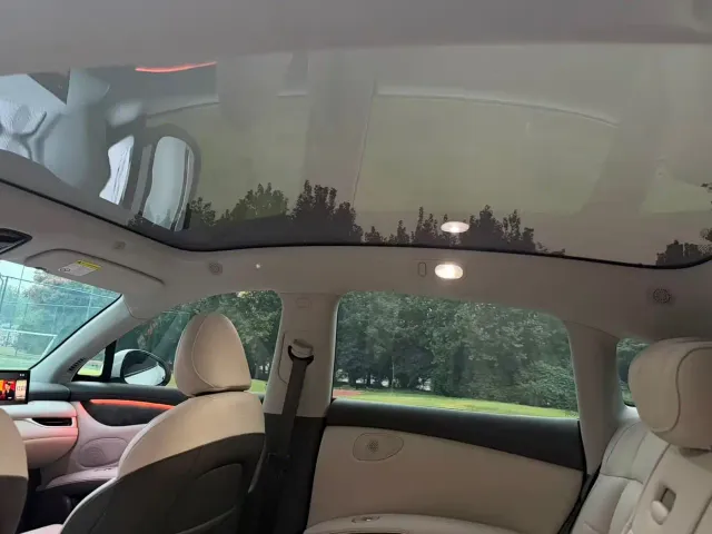 IM Motors LS6 — Фото автомобиля 20