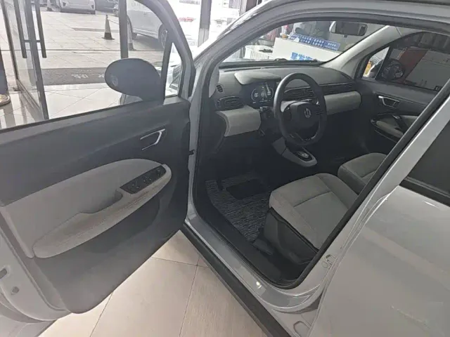 Leapmotor T03 — Фото автомобиля 15