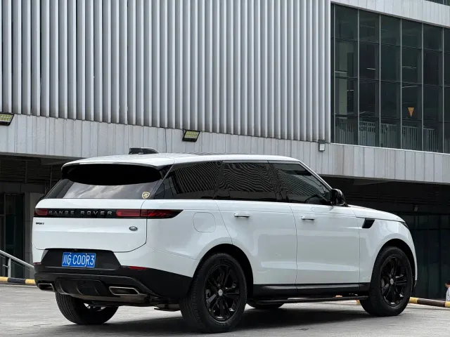 Land Rover Range Rover Sport — Фото автомобиля 6