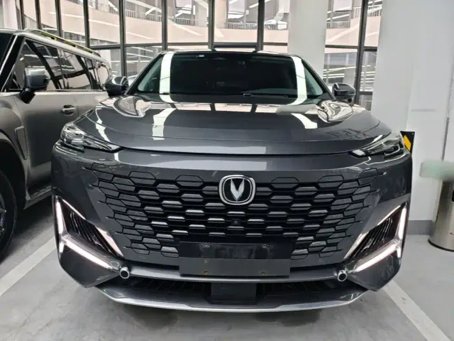 Changan UNI-K iDD — Фото автомобиля 2