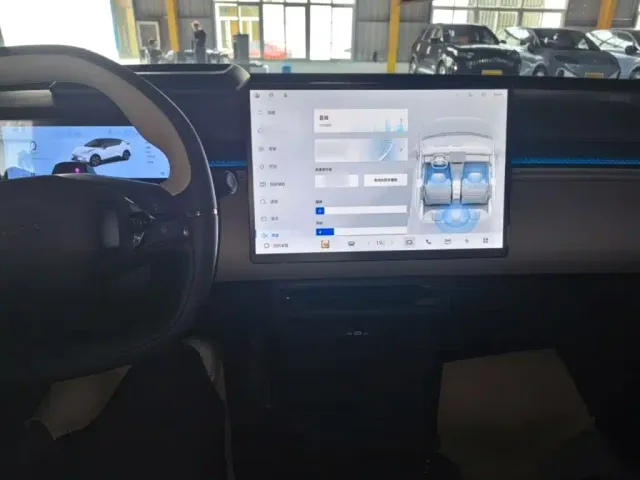 Lynk & Co Z20 — Фото автомобиля 9