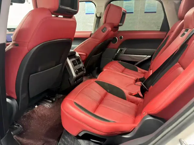 Land Rover Range Rover Sport — Фото автомобиля 6