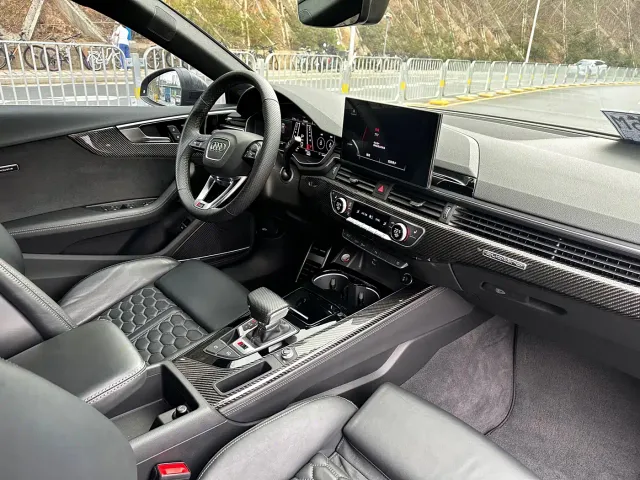 Audi RS 5 — Фото автомобиля 6
