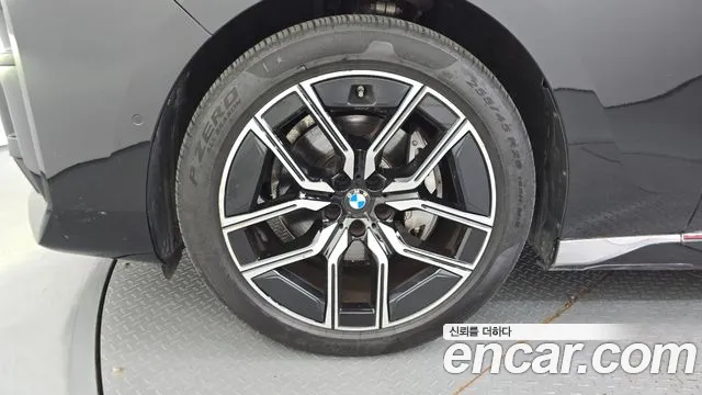 BMW 7-Series — Фото автомобиля 5