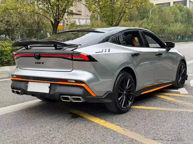Changan UNI-V — Фото автомобиля 24