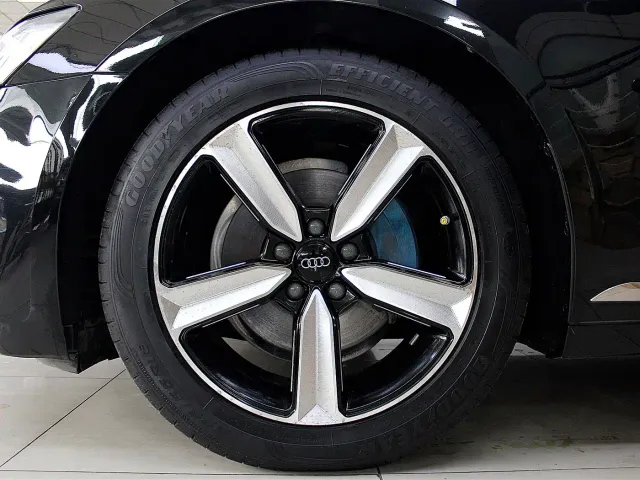 Audi A6L — Фото автомобиля 15
