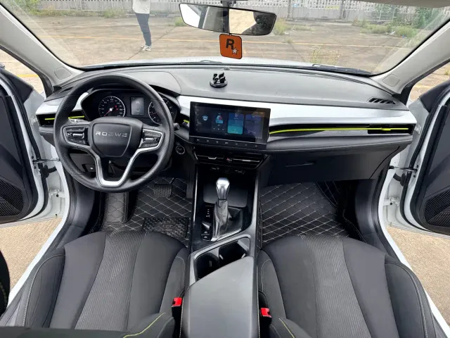 Roewe i5 — Фото автомобиля 15