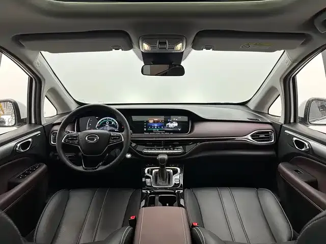 GAC Trumpchi M6 — Фото автомобиля 9