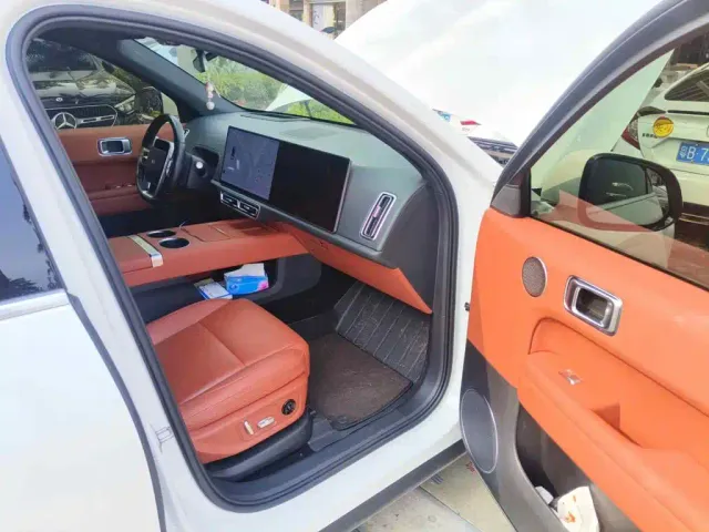 Li Auto Li Auto L6 2024 Max — Фото автомобиля 13
