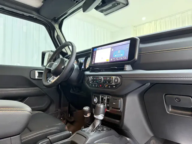 Jeep Wrangler — Фото автомобиля 11