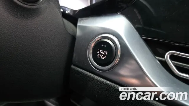 Kia Niro — Фото автомобиля 28