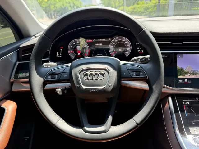 Audi Q7 — Фото автомобиля 13