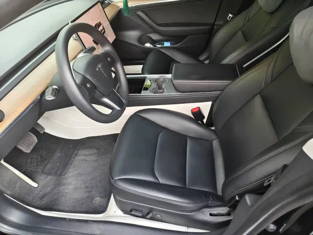 Tesla Model 3 — Фото автомобиля 6
