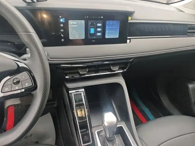 Roewe i5 — Фото автомобиля 9
