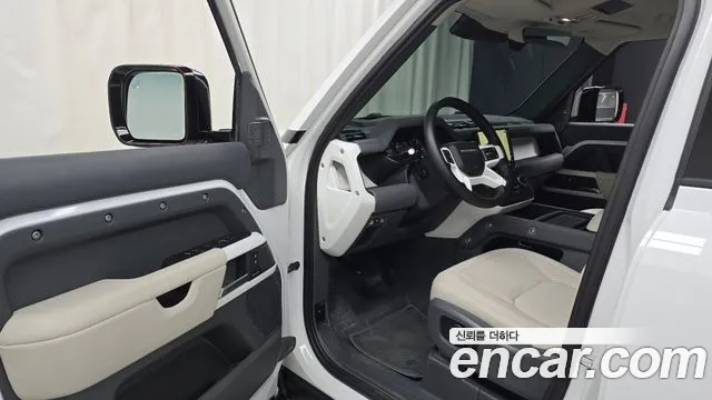 Land Rover Defender L663 — Фото автомобиля 15