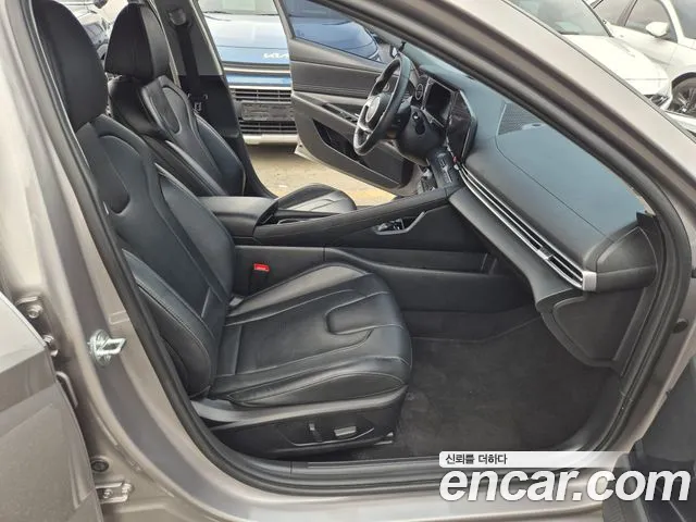 Hyundai Avante CN7 — Фото автомобиля 9