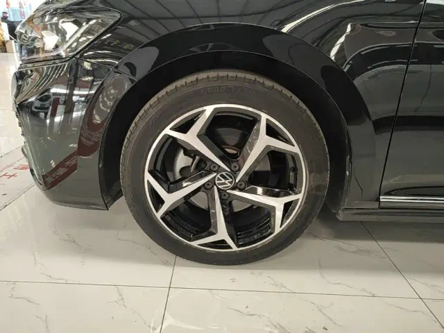 Volkswagen Passat — Фото автомобиля 22
