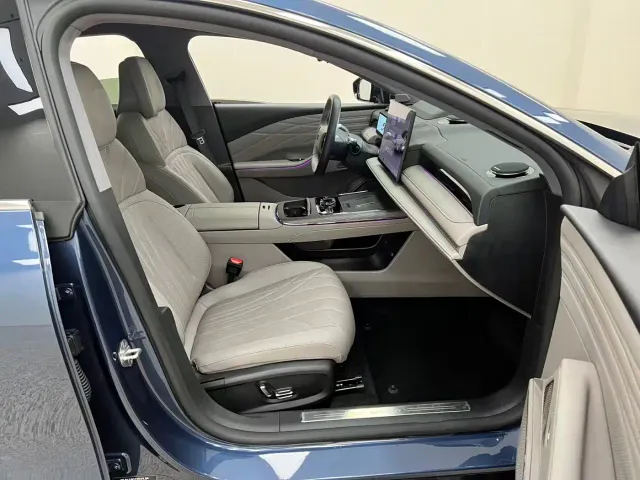Geely Galaxy Xingyao 8 — Фото автомобиля 16