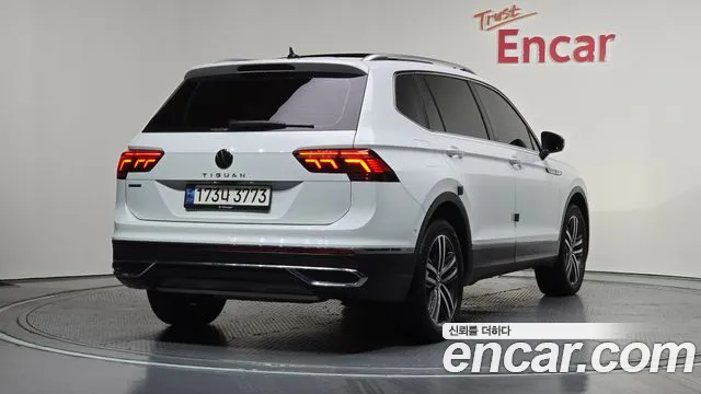 Volkswagen Tiguan — Фото автомобиля 2