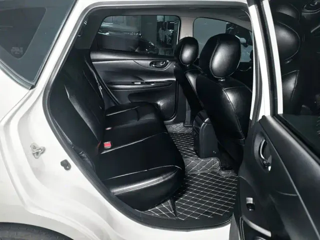 Nissan Tiida — Фото автомобиля 13