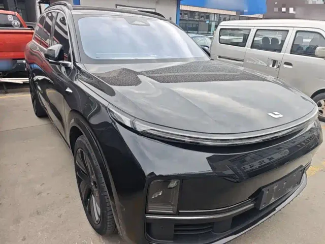 Li Auto L8 — Фото автомобиля 3