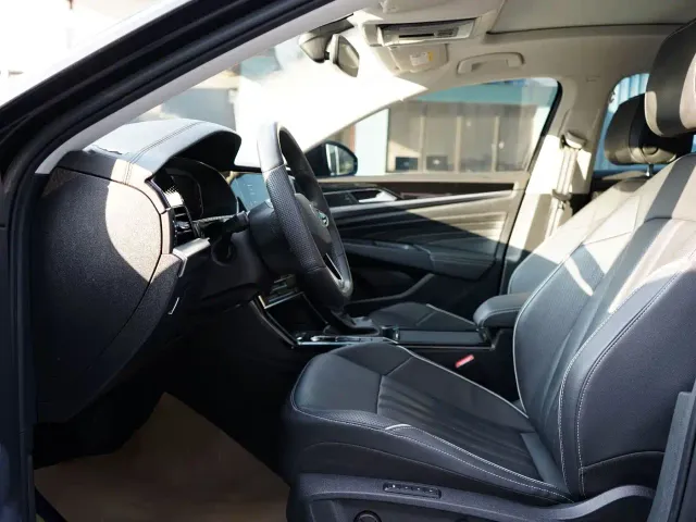 Volkswagen Passat — Фото автомобиля 4