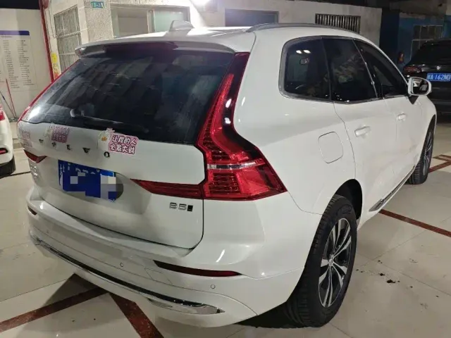Volvo XC60 — Фото автомобиля 2