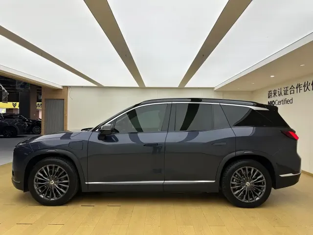 Nio ES8 — Фото автомобиля 19