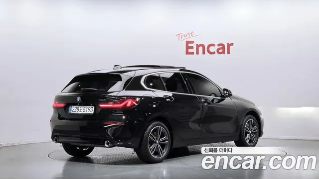 BMW 1 Series F40 — Фото автомобиля 2