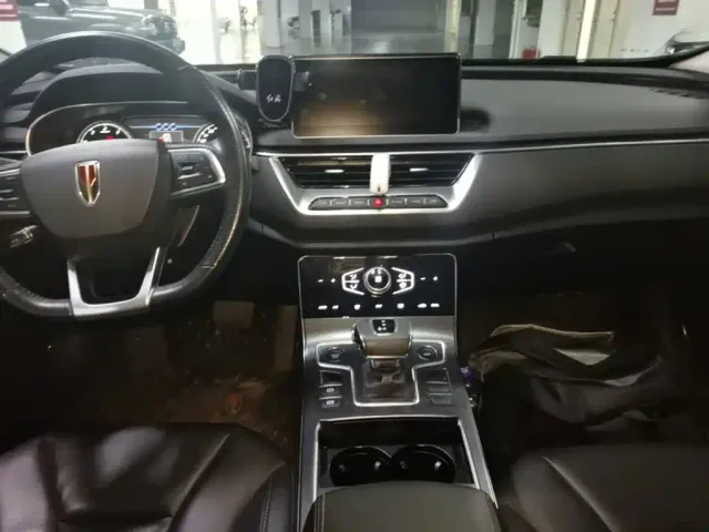 Hongqi H5 — Фото автомобиля 12