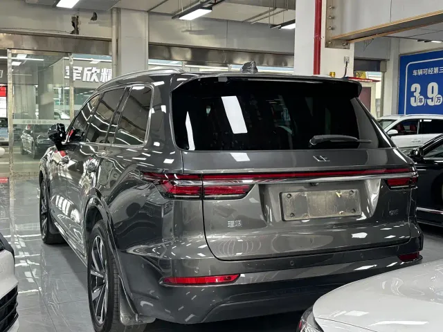 Li Auto ONE — Фото автомобиля 17