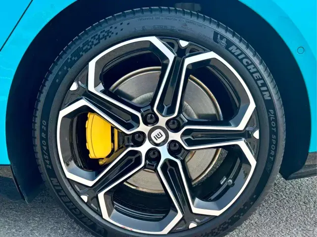 Xiaomi SU7 — Фото автомобиля 13