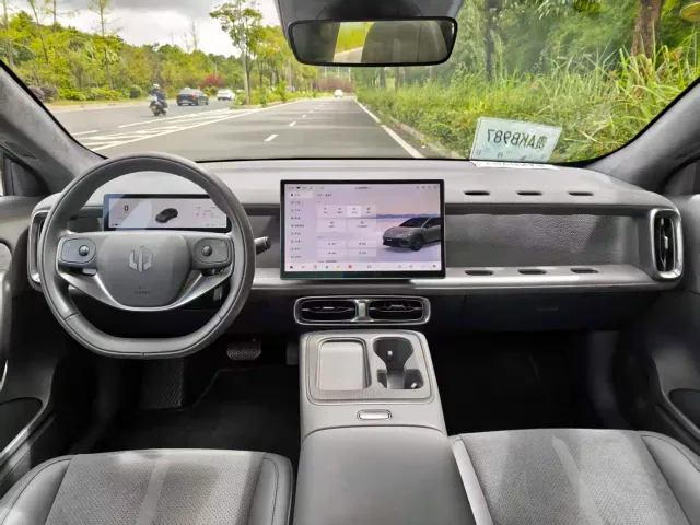 Leapmotor Lafa 5 — Фото автомобиля 8
