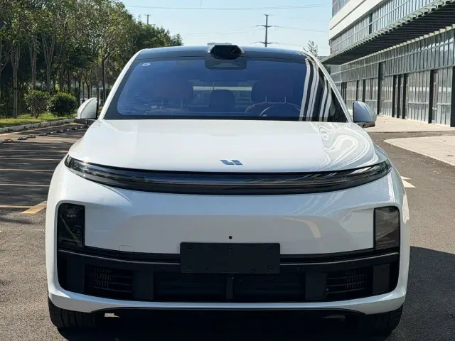 Li Auto L7 — Фото автомобиля 2