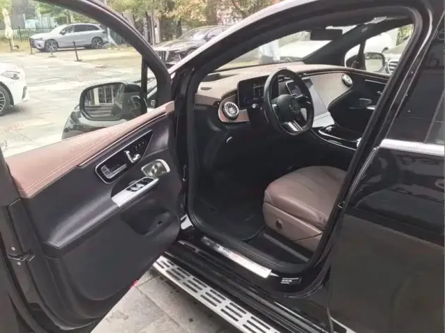 Mercedes-Benz EQE SUV — Фото автомобиля 3