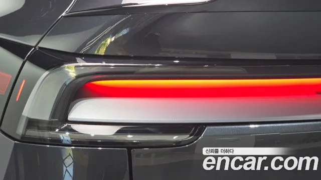 Tesla Model Y — Фото автомобиля 22