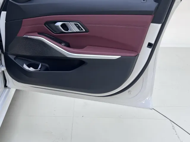 BMW 3 Series — Фото автомобиля 17