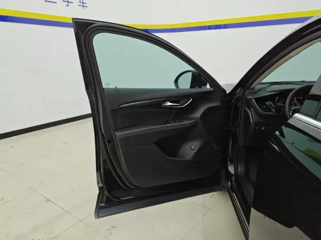 Buick Envision Plus — Фото автомобиля 7