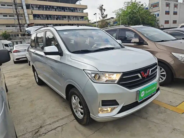 Wuling Hongguang — Фото автомобиля 21